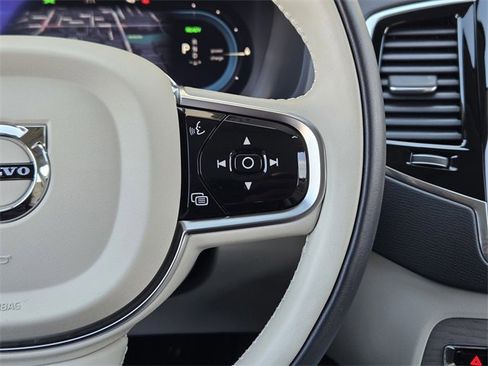 New 2025 Volvo XC90 T8 Plus w/ Protection Package Premier image 36