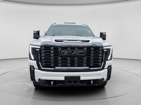 Used 2024 GMC Sierra 2500 Denali Ultimate image 2