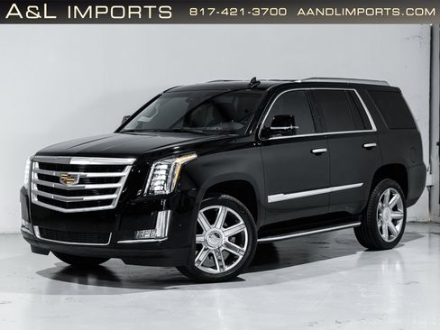 Used 2019 Cadillac Escalade Luxury image 1