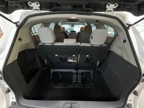 Used 2023 Toyota Sienna LE AWD/4WD image 20