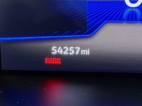 Used 2022 Volkswagen Tiguan SE w/ Panoramic Sunroof Package image 12