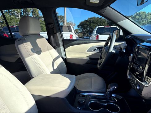 Used 2023 Chevrolet Traverse LS w/ Safety Package image 9