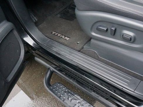 Used 2024 Nissan Titan SV w/ SV Convenience Package image 31