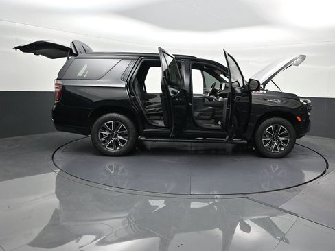 Used 2024 Chevrolet Tahoe Z71 w/ Luxury Package AWD/4WD image 33