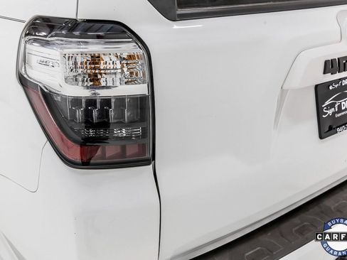 Used 2023 Toyota 4Runner SR5 Premium image 5
