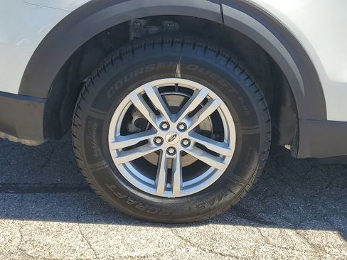 Used 2020 Ford Explorer XLT w/ Equipment Group 202A image 5