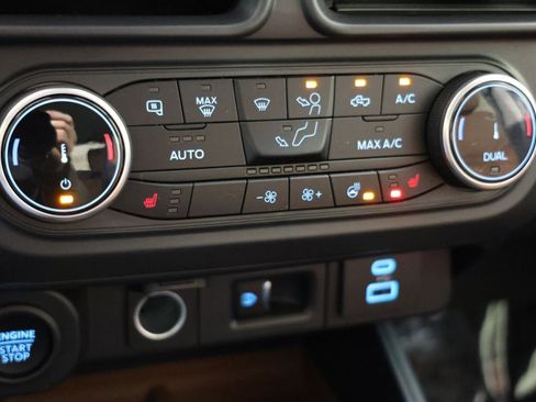 Used 2024 Ford Maverick Lariat AWD/4WD image 30