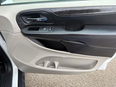 Used 2013 RAM C/V Tradesman image 30