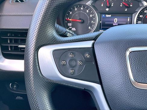 Used 2023 GMC Terrain SLE w/ Driver Convenience Package image 18