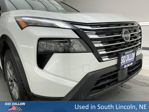 Used 2025 Nissan Rogue S image 26