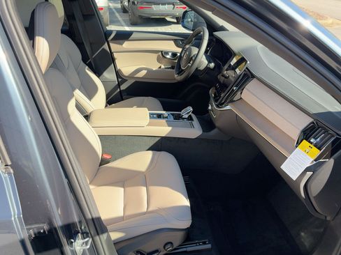 Used 2026 Volvo XC90 B6 Plus w/ Protection Package image 30