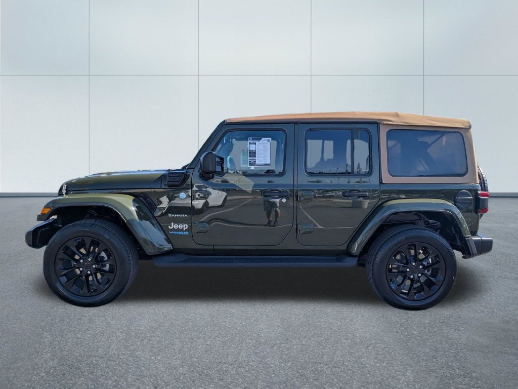 Used 2022 Jeep Wrangler Unlimited Sahara AWD/4WD image 3