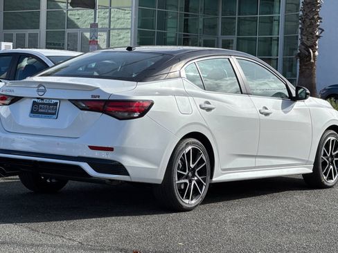 New 2025 Nissan Sentra SR image 4