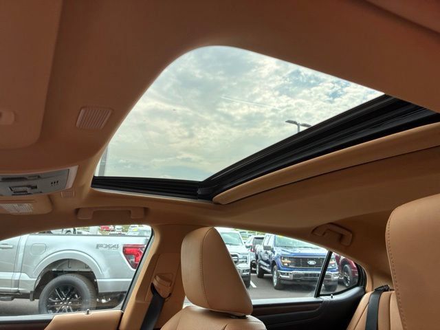 Used 2024 Lexus ES 350 w/ Premium Package FWD image 30