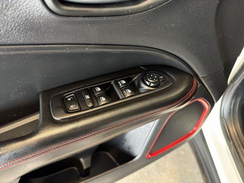 Used 2019 Jeep Compass Trailhawk AWD/4WD image 9