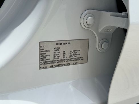 Used 2023 Tesla Model Y AWD image 29