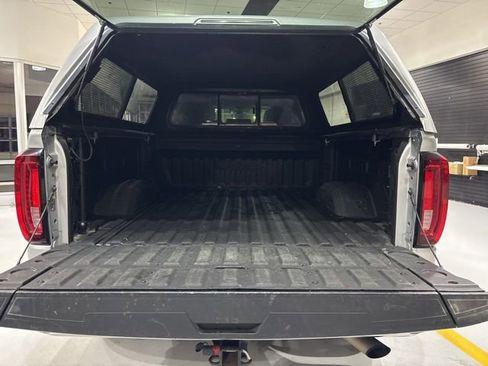 Used 2021 GMC Sierra 2500 SLT w/ SLT Preferred Package image 6