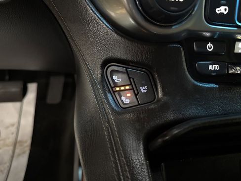Used 2015 Chevrolet Suburban LTZ image 30