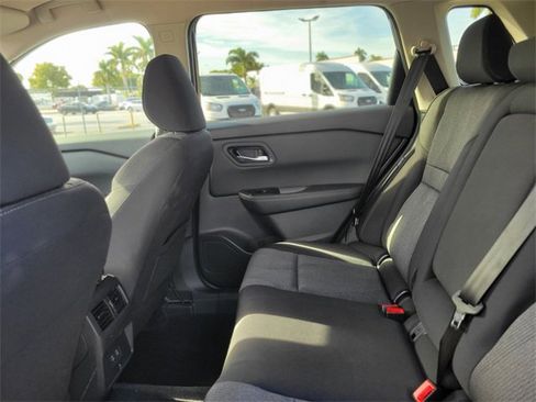 Used 2026 Nissan Rogue SV image 9