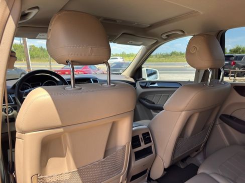 Used 2016 Mercedes-Benz GL 450 4MATIC image 17