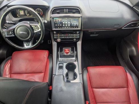 Used 2017 Jaguar F-PACE R-Sport image 18