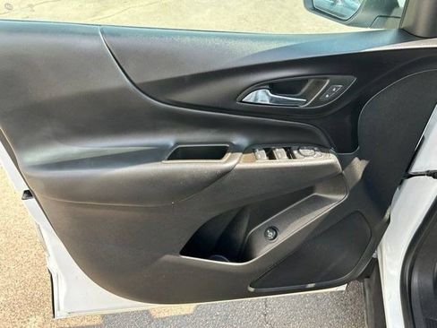 Used 2023 Chevrolet Equinox LT FWD image 11