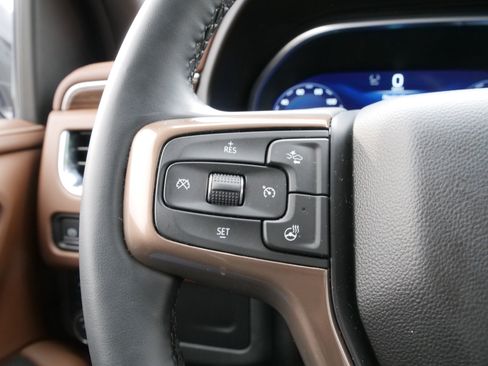 Used 2024 Chevrolet Suburban High Country image 23