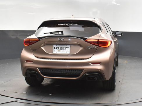 Used 2018 INFINITI QX30 Sport w/ Sport Leather Package image 7