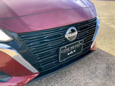 Used 2024 Nissan Altima 2.5 SV image 37