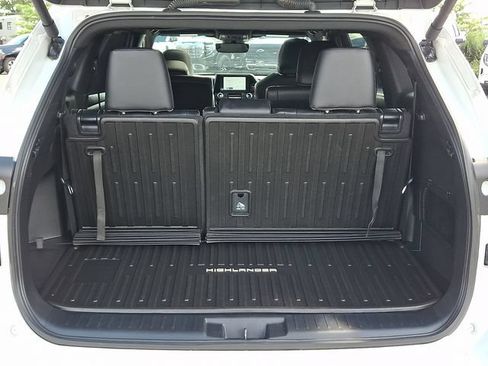 Used 2024 Toyota Highlander XSE AWD/4WD image 30