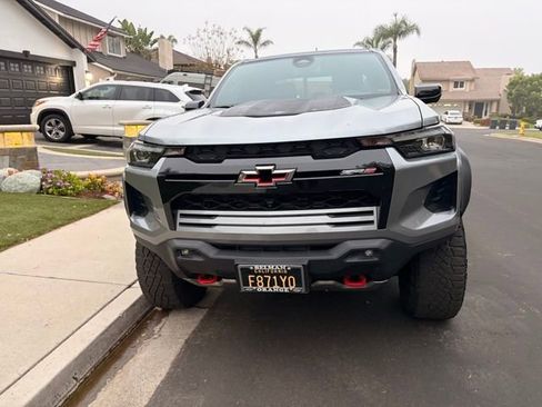 Used 2024 Chevrolet Colorado ZR2 w/ ZR2 Convenience Package III AWD/4WD image 3