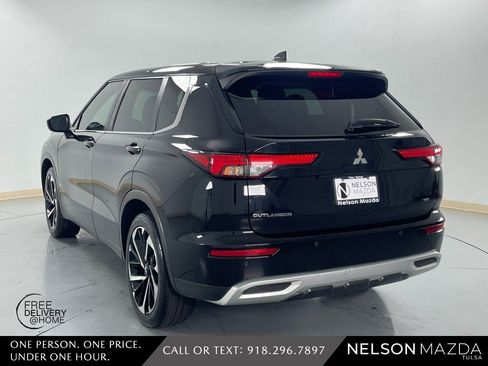 Used 2022 Mitsubishi Outlander SE image 8