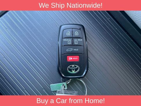 Used 2026 Toyota Sienna XLE FWD image 24