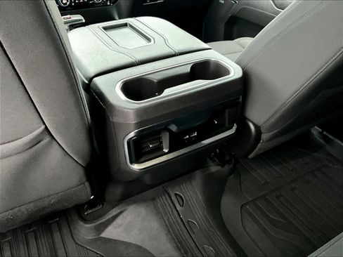 Used 2022 GMC Sierra 1500 Elevation image 28