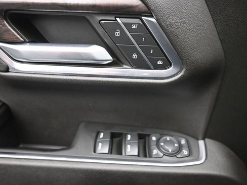 Used 2023 Chevrolet Silverado 1500 LTZ AWD/4WD image 13