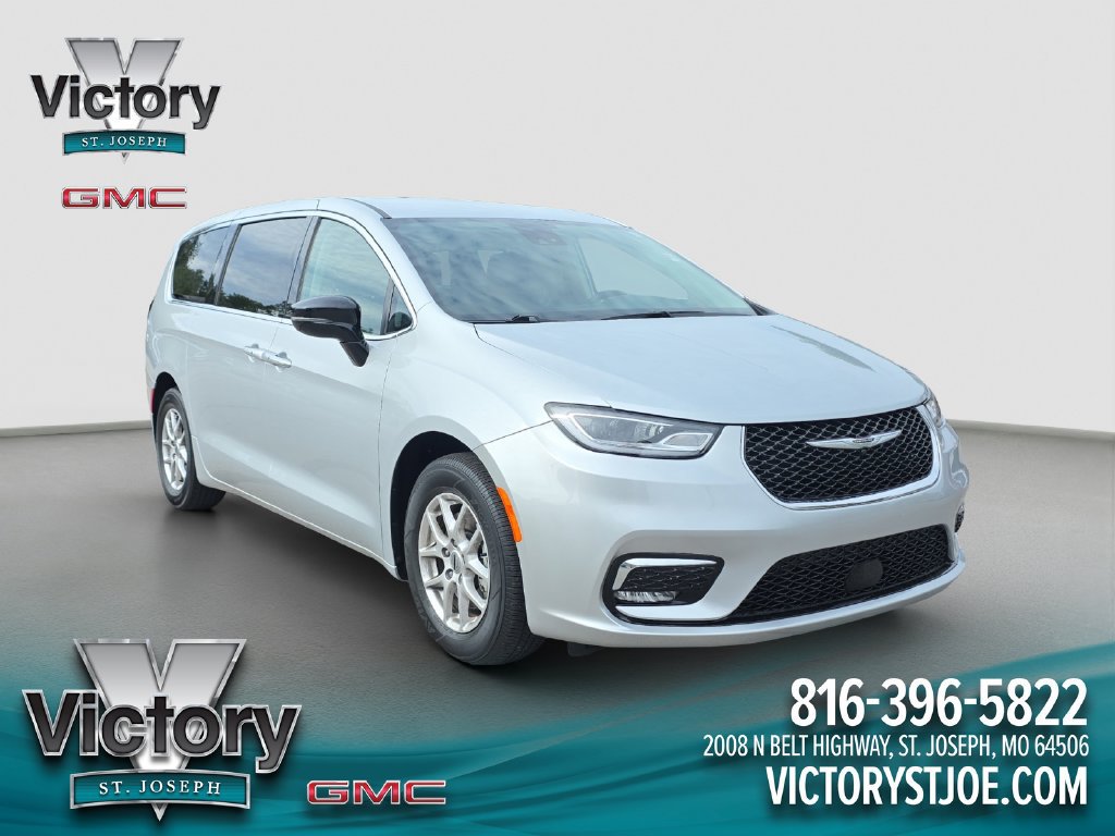 Used 2024 Chrysler Pacifica Touring-L FWD image 1