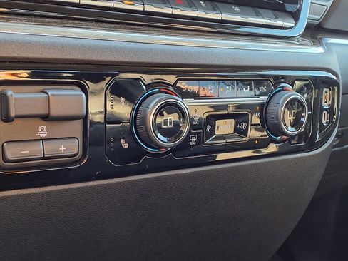 Used 2025 Chevrolet Silverado 1500 LT image 16