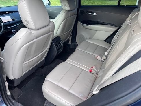 Used 2019 Cadillac XT4 Premium Luxury FWD image 2