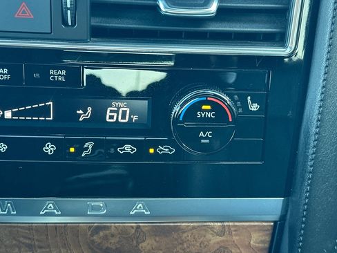 Used 2023 Nissan Armada SL w/ Captain's Chairs Package image 32