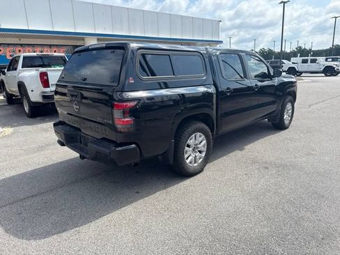 Used 2022 Nissan Frontier SV AWD/4WD image 3