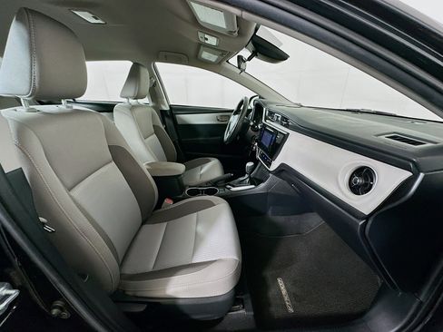 Used 2017 Toyota Corolla LE w/ Carpet Mat Package (TMS) FWD image 28