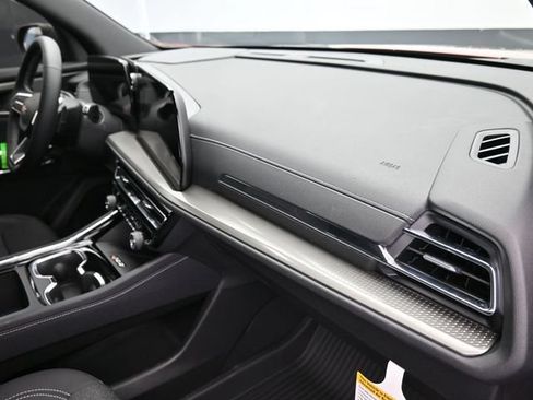 New 2026 Chevrolet Traverse LT w/ LPO, Floor Liner Package FWD image 33