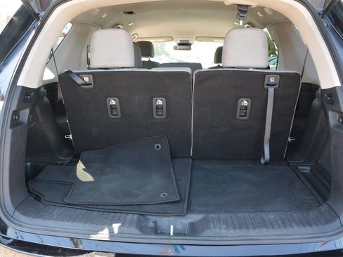 Used 2023 Honda Pilot LX image 17
