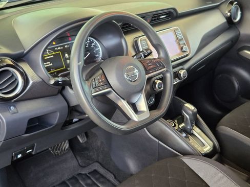 Used 2019 Nissan Kicks SV FWD image 10
