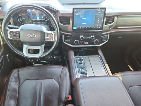 Used 2022 Ford Expedition Max Limited image 10