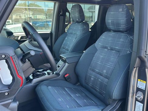 Used 2025 Ford Bronco Heritage Edition AWD/4WD image 9