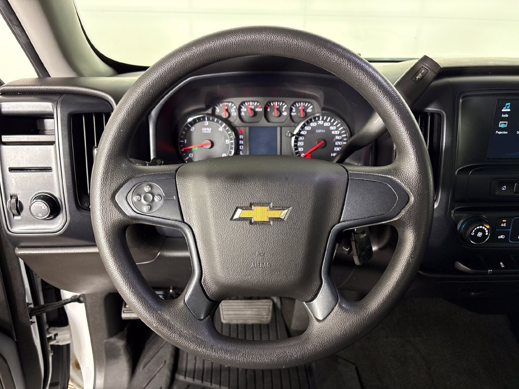Used 2018 Chevrolet Silverado 1500 Custom w/ Custom Convenience Package RWD image 17