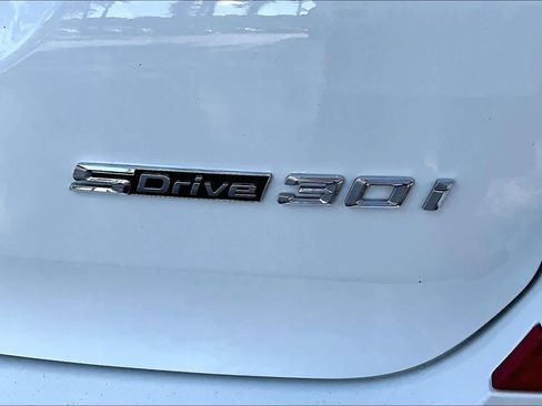 Used 2019 BMW X3 sDrive30i w/ Convenience Package RWD image 10