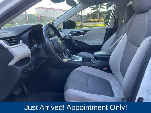 Used 2021 Toyota RAV4 XLE w/ Convenience Package AWD/4WD image 10