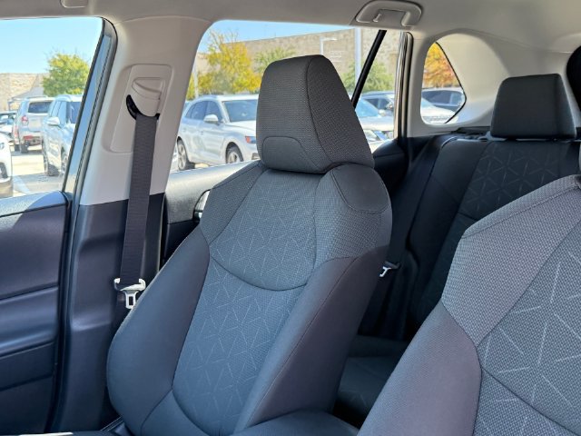 Used 2024 Toyota RAV4 XLE FWD image 12